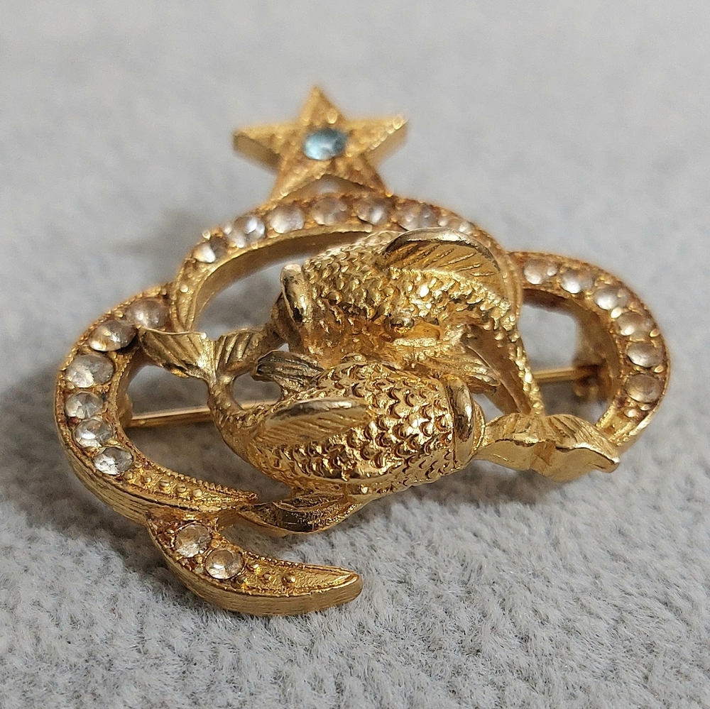 Vintage St. Labre signed Pisces jewelry brooch pin - Picture 2 of 8